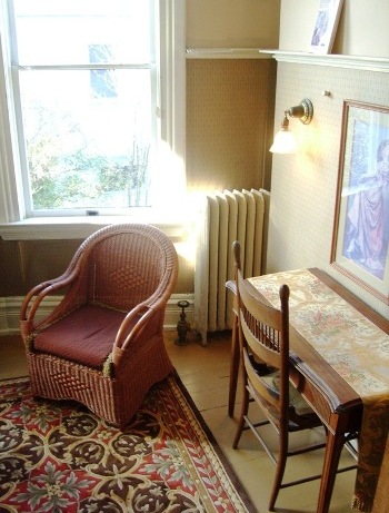 Historic Seattle Tacoma bed and breakfast Victorian mansion & vacation cottage b&b offers fun affordable lodging in Tacoma Seattle Washington